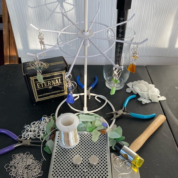 Love My Mastiff! Caribbean Sea Glass Bangle - Picture 4 of 6